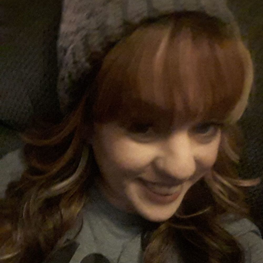 Meet your Posher, Larissa